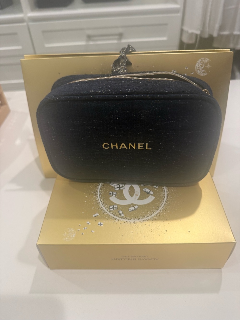 NEW CHANEL Navy blue Sparkle Zip cosmetic Pouch with Gold Logo - Picture 2 of 5